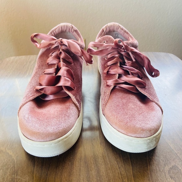 Steve Madden Shoes - Steve Madden Bardia V Velvety Sneakers w/ Ribbon